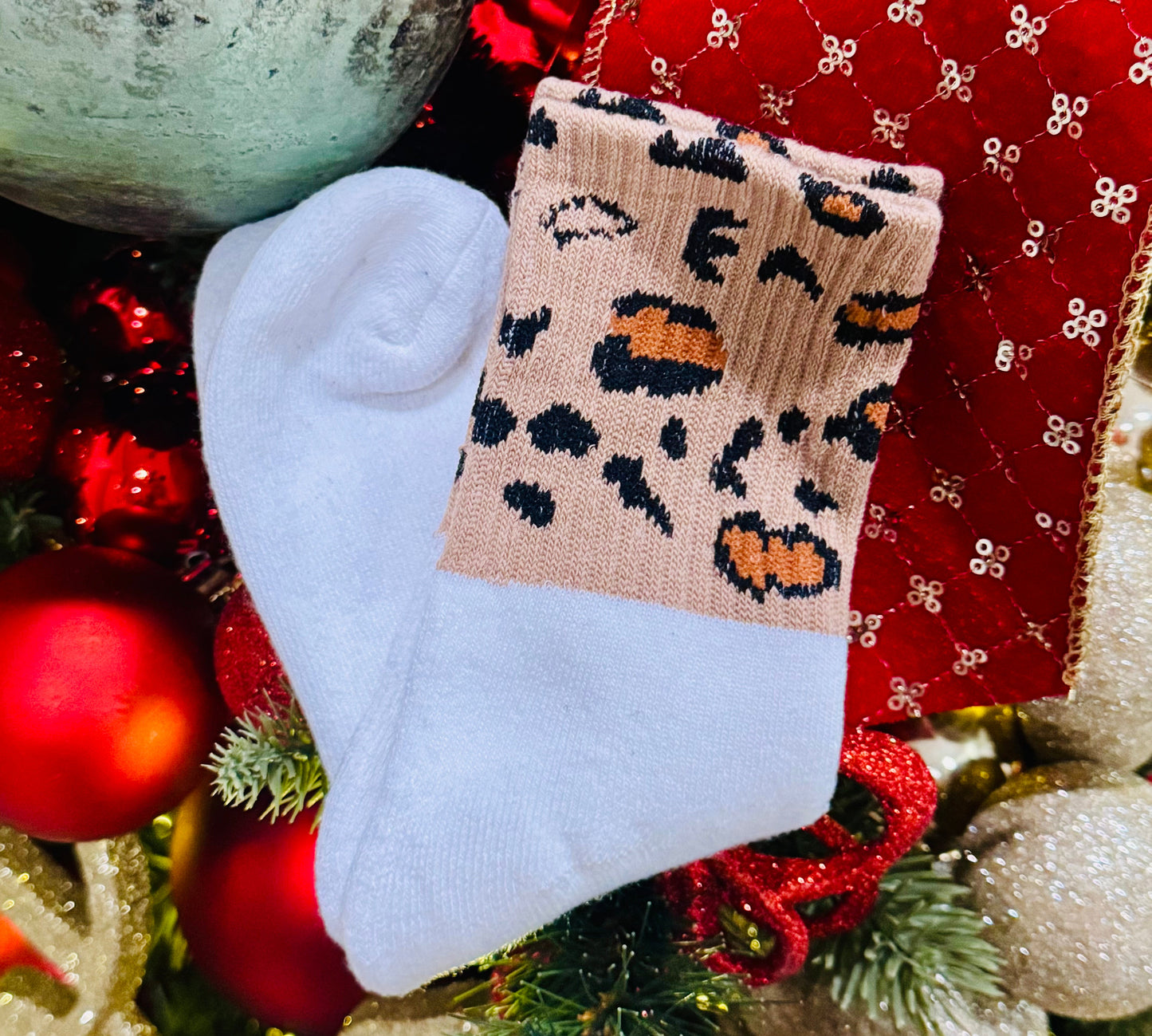 RTS White Solid Leopard Winter Socks
